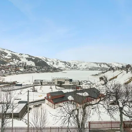 - * Hammerfest